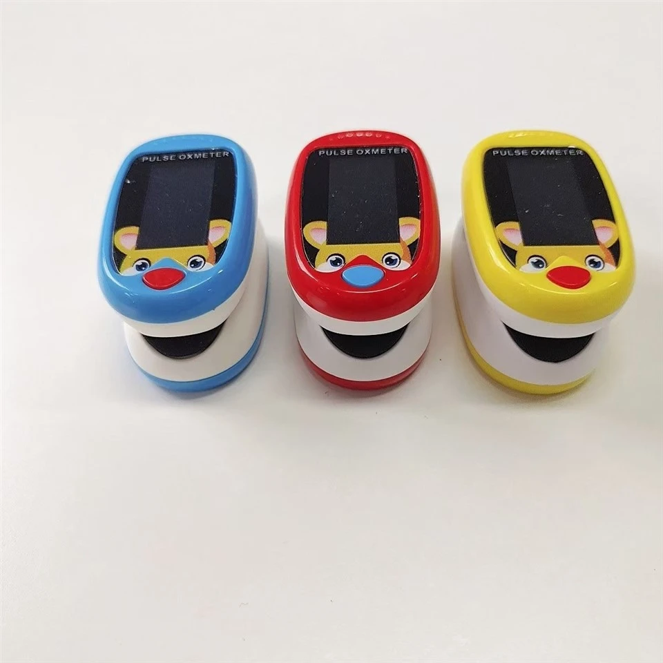Rechargeable pulse oximeter for infants
